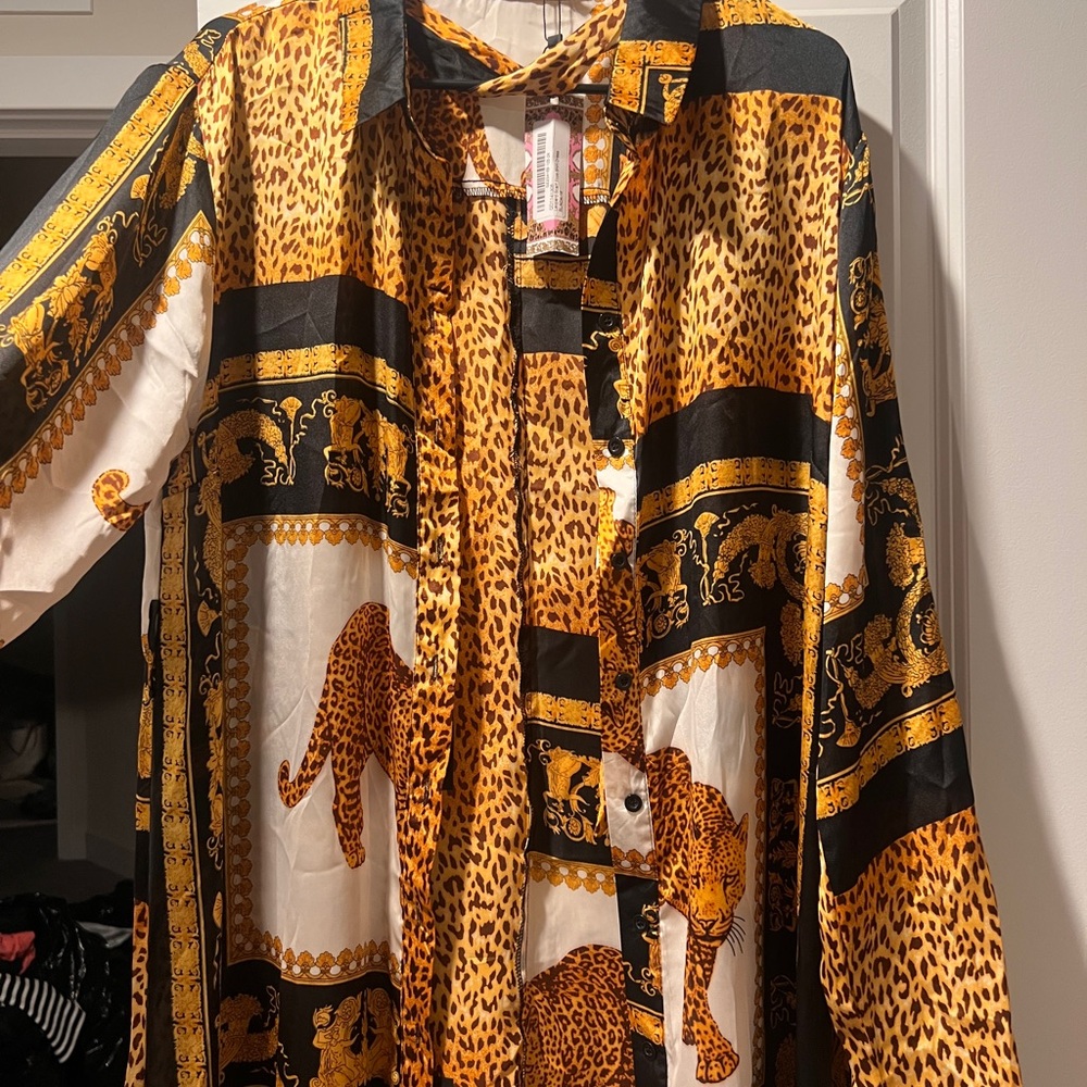 Boohoo Black and Gold Bishop Sleeve Dress Resort Wear